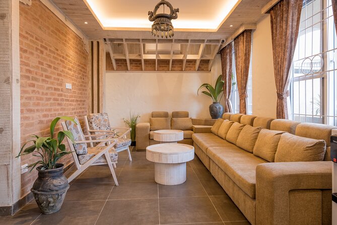 29 Day Ayurveda & Yoga Retreat in Kathmandu, Nepal - Kathmandu outside the treatment room