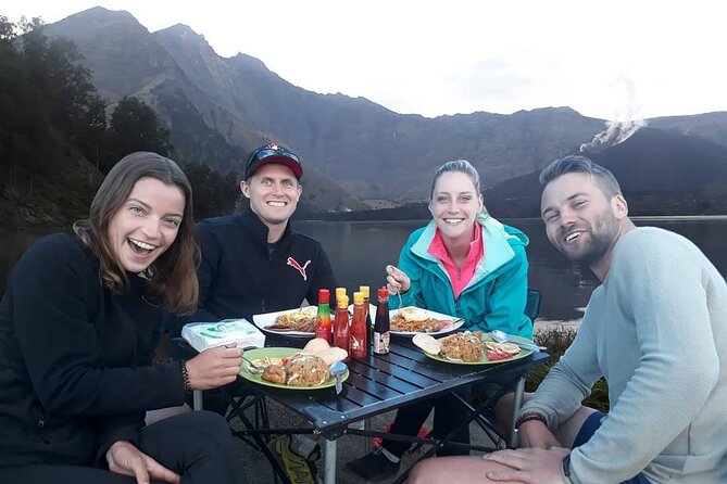 3D/2N Rinjani trekking summit,lake and hot springs. - Senaru Crater Rim and the final descent