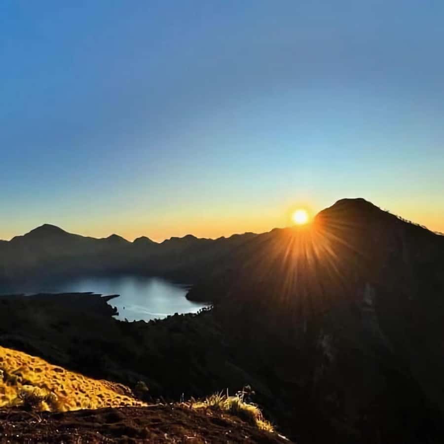 3d/2n trekking mount rinjani summit lake & hot springs - Is $154 a fair price?