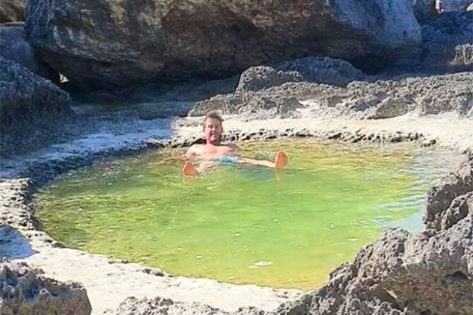 4 hours of Discovery, Snorkeling, natural jacuzzi, pirate cave - Cala Xarraca gives the day its character