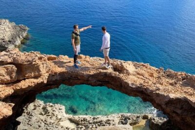 4 hours of Discovery, Snorkeling, natural jacuzzi, pirate cave
