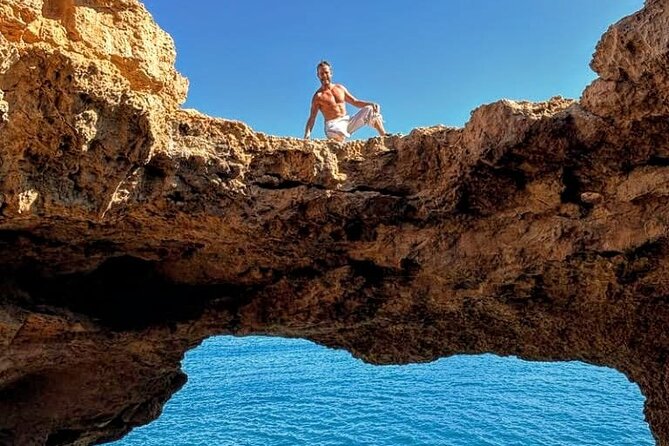 4 hours of Discovery, Snorkeling, natural jacuzzi, pirate cave - Transport needs a close look