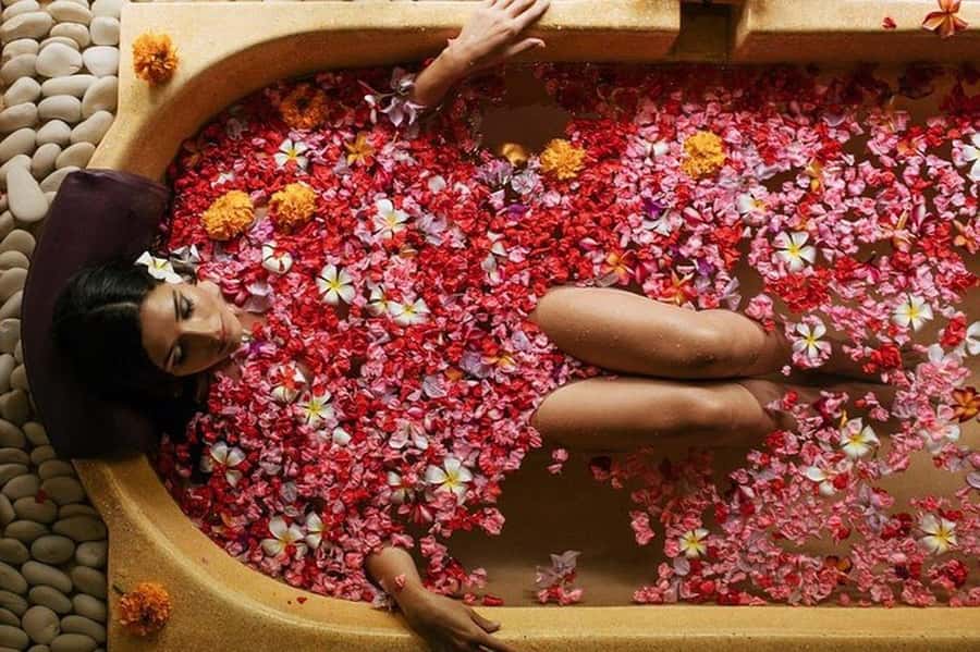 4 Hours Ultimate Spa Experience - One hour of traditional Balinese massage