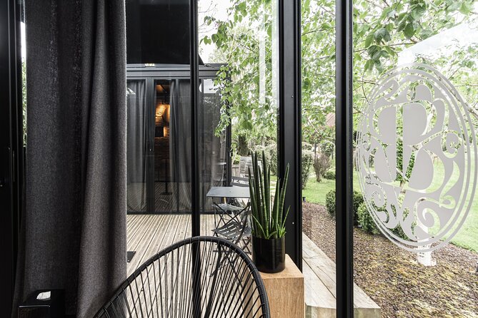 45 Minute Beauty Parenthèse Facial Treatment in Burgundy - A Burgundy facial built around local ingredients