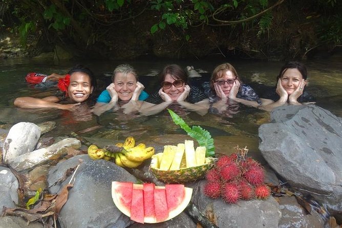 6 Day North Sumatra Jungles Orangutans Overnight trek and Hot Springs - Day 2: Orangutans, steep trails, and a bamboo camp