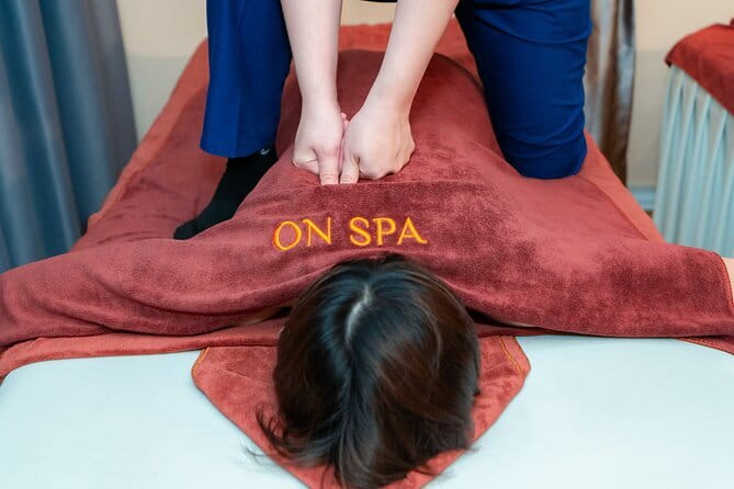 60 minutes Body Massage with Ginger Oil - The studio atmosphere and staff
