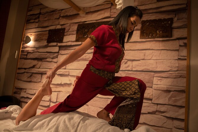 90 min Thai-Bali Fusion Massage at THAI SPA MASSAGE BARCELONA - The Thai stretching comes first