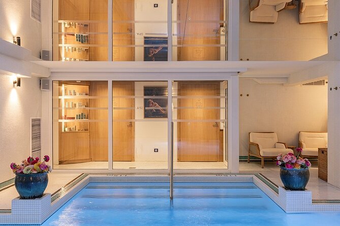 Access to the SPA in Biarritz - Starting with the 30°C pool and twin whirlpools
