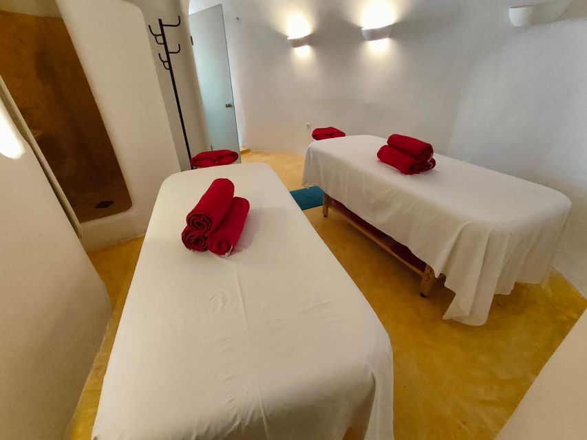 Akrotiri: Aromatherapy Couples Massage - Why the private format works for couples