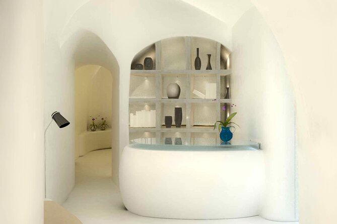 Akrotiri: Couples Massage & Pool Day Access - What happens when you arrive