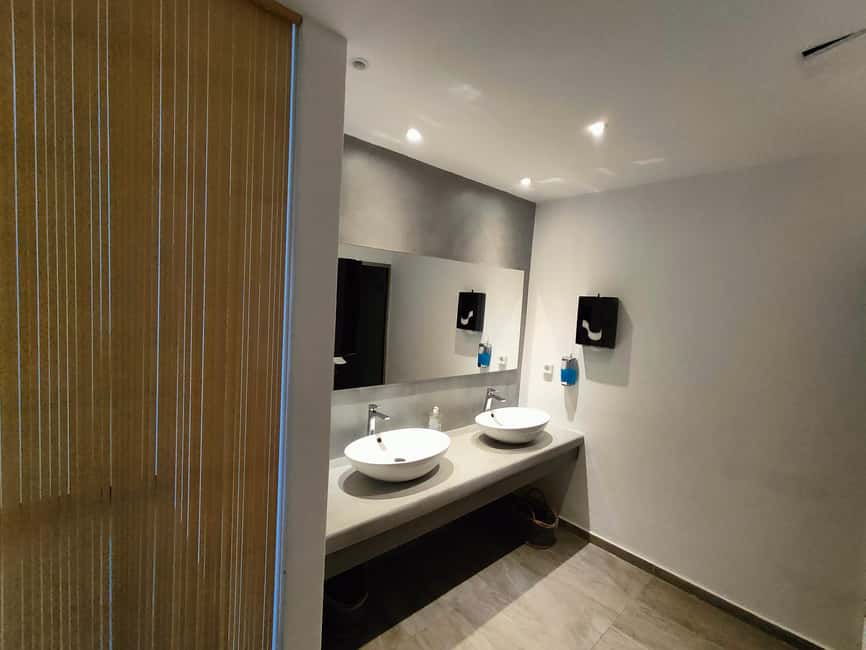 Akrotiri:Departure Day Spa Experience Couples Massage & Pool - Should you book it?