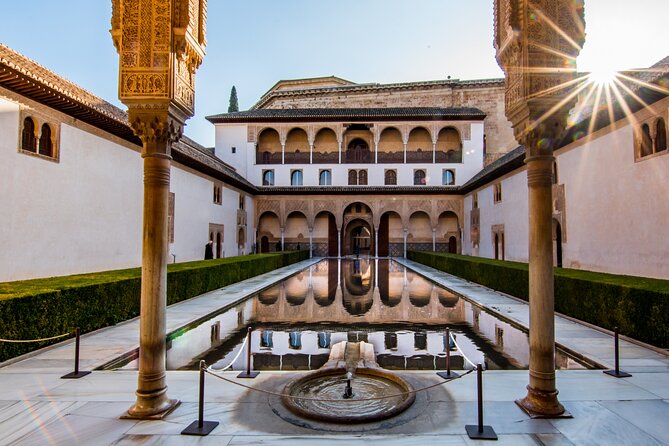 Alhambra Tour and Nazaries Palaces with Hammam Massage Experience - Generalife Gardens provide a welcome pause