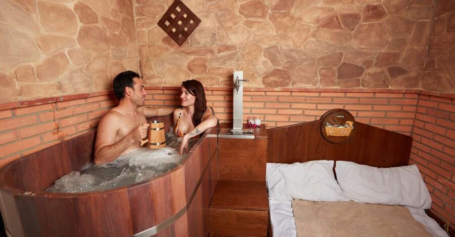 Alicante: Beer Spa Experience with Tastings and Snacks - Key points to know before booking