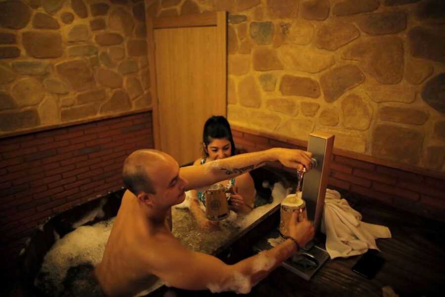 Alicante: Beer Spa Experience with Tastings and Snacks - Cheese, beer jam, and chocolate