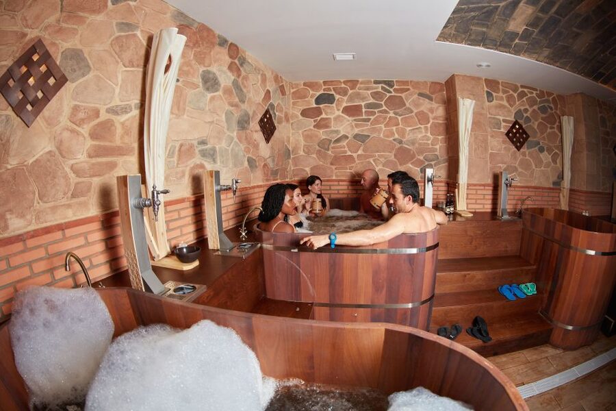 Alicante: Beer Spa Experience with Tastings and Snacks - Timing problems can spoil a short visit