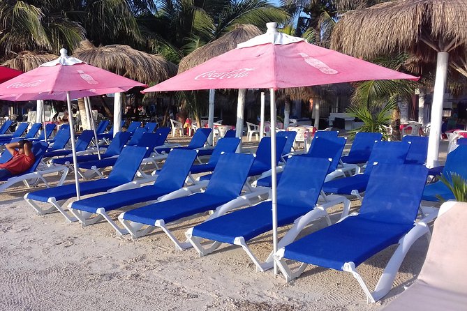 All-inclusive beach day in LOS ARRECIFES REST. / open bar - massage and lunch .. - What your $103 beach day actually buys