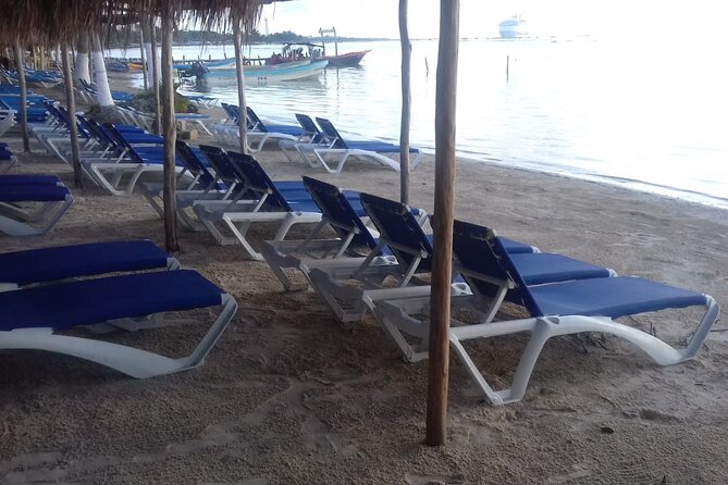 All-inclusive beach day in LOS ARRECIFES REST. / open bar - massage and lunch .. - The open bar from 9:00 am to 2:00 pm