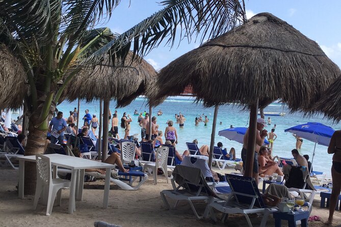 All-inclusive beach day in LOS ARRECIFES REST. / open bar - massage and lunch .. - Who should book this experience