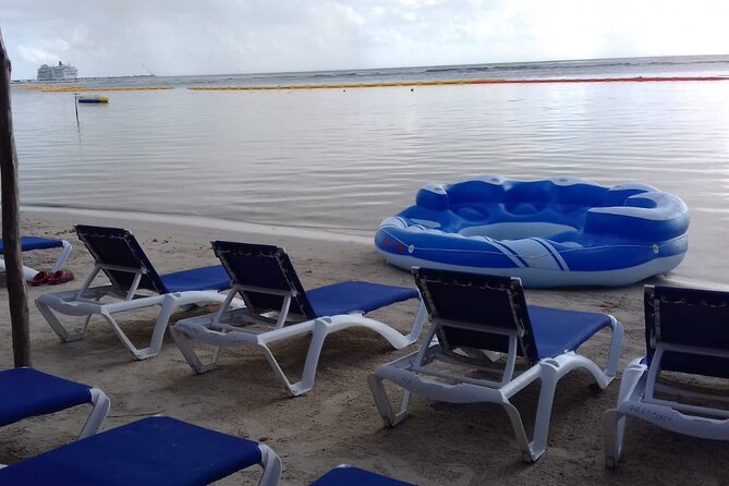 All-inclusive beach day in LOS ARRECIFES REST. / open bar - massage and lunch .. - Settling into the beach club