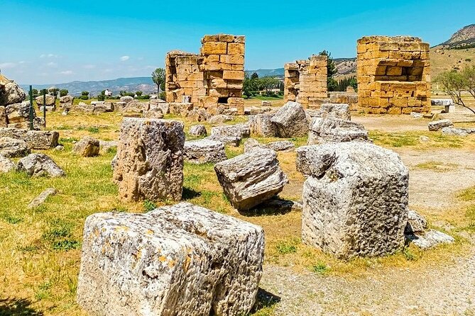 Antalya / Belek : Salda Lake & Pamukkale Tour With Thermal Pools - Guides, drivers, and the feel of a large group