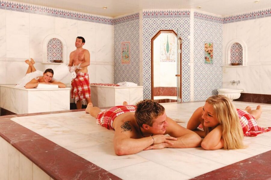 Antalya: Turkish Bath Experience with Oil Massage - Entering the facility and using the lockers
