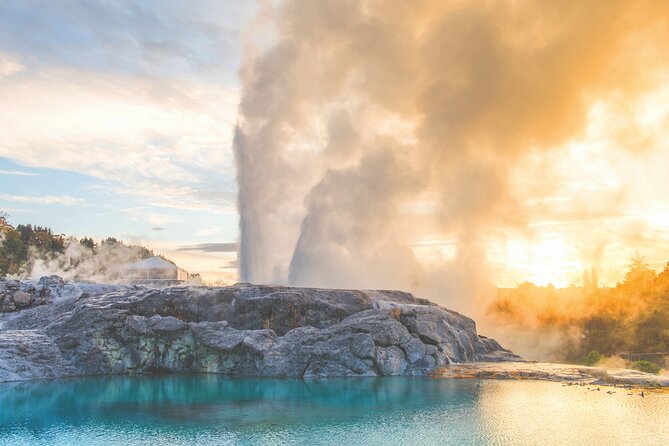 Auckland: Rotorua Te Puia with Haka & Polynesian Spa Small Group - A very early start from Auckland