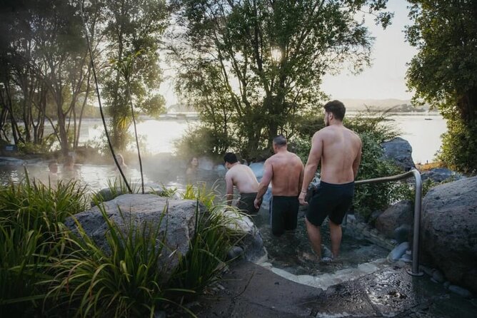 Auckland: Wai-O-Tapu, Polynesian Spa & Maori Haka Day Tour - A short look at Rotorua