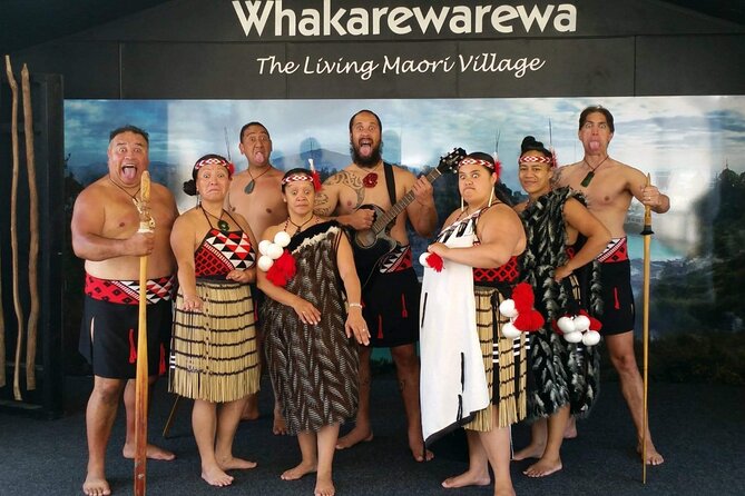 Auckland: Wai-O-Tapu, Polynesian Spa & Maori Haka Day Tour - Whakarewarewa and a powerful Māori haka