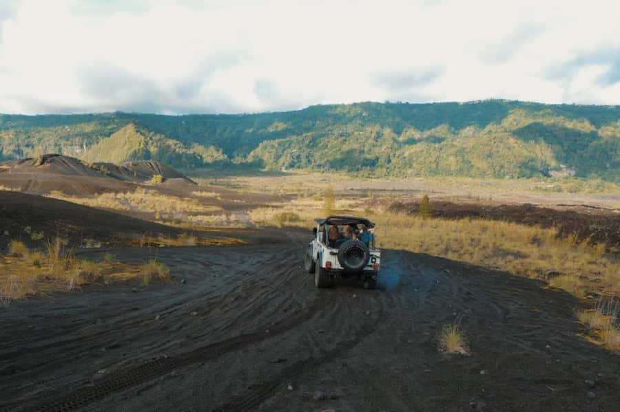 Bali: Day/Sunset Mount Batur 4WD Jeep and Natural Hot Spring - What the Mount Batur Jeep route feels like