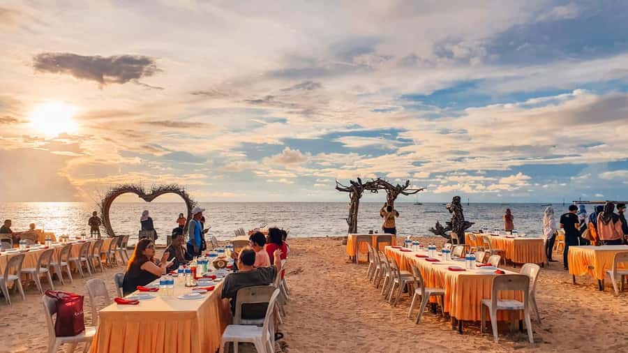 Bali: Jimbaran Bay Romantic Spa and Seafood Sunset Dinner - Why the Private Car Makes the Evening Easier