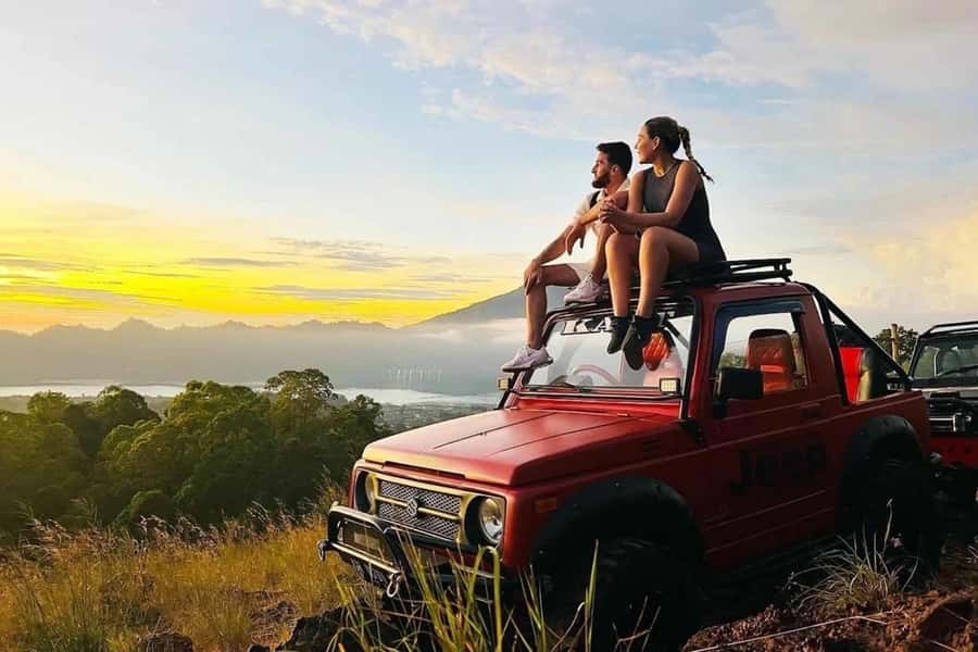 Bali/Mount Batur: Private Sunrise Jeep Tour & Hot Spring - What to pack for a better morning