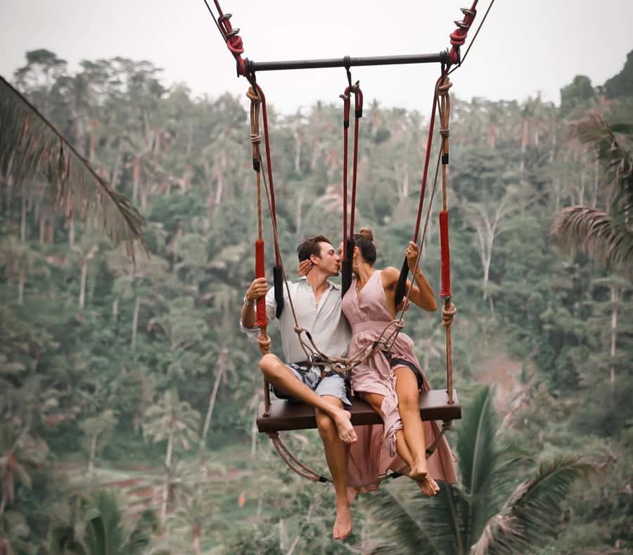 Bali: Mount Batur Sunrise Hike with Breakfast & Hot Spring - Reaching the 1,717-meter summit