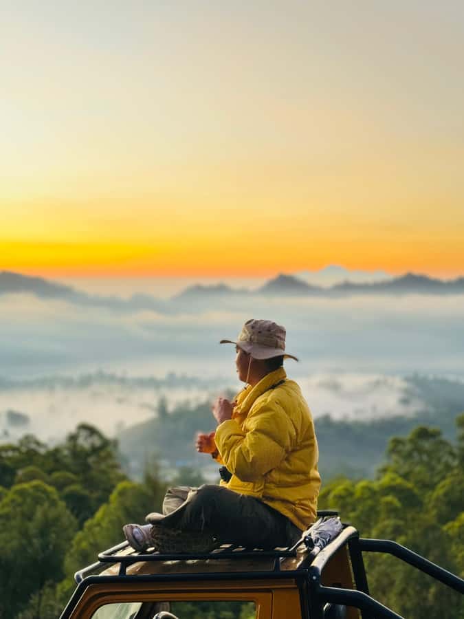 Bali : Private Sunrise Jeep Tour and Hot Spring All Include - The guides make the morning easier