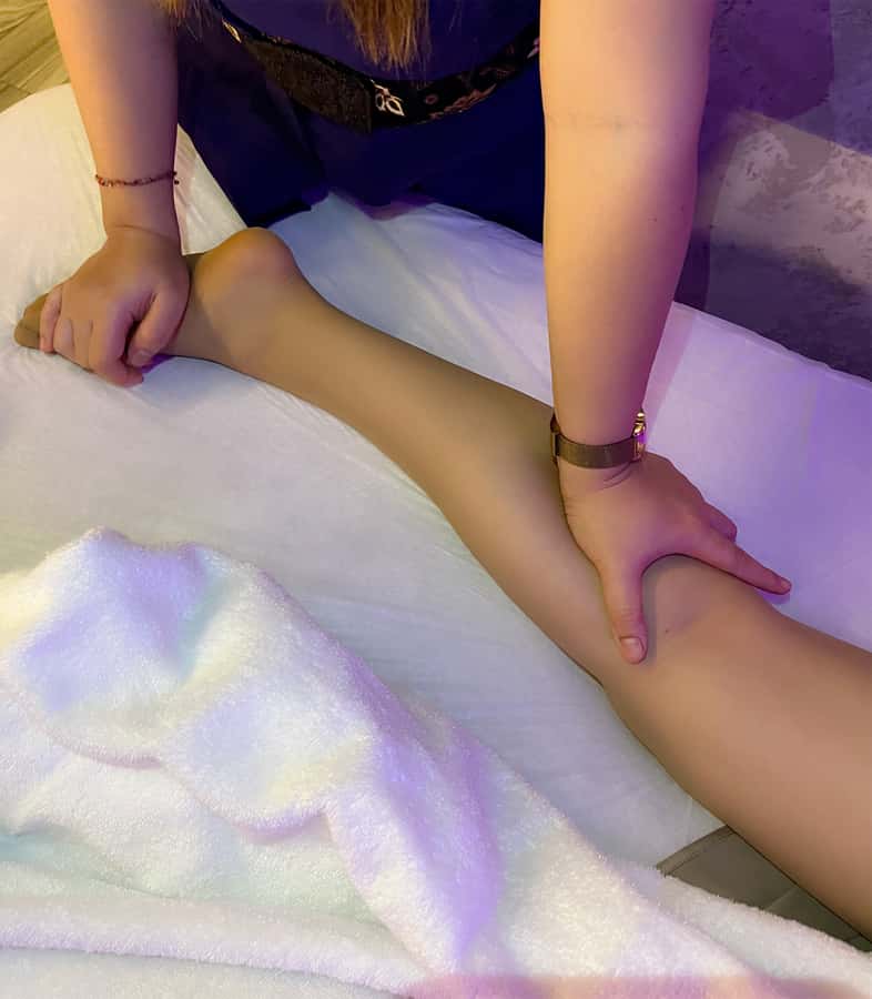 Bali: Traditional Balinese Massage at Your Residence - Booking for couples, families, and groups