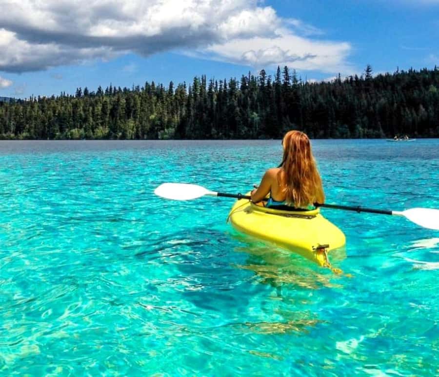 Banff: Gondola, Hot Springs, Bow falls & Three lakes tour - Guides are the strongest part of the experience