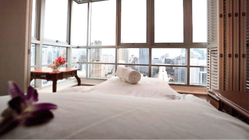 Bangkok: Let's Relax Bangkok Ploenchit Spa Experience - The Himalayan salt room and private treatment rooms