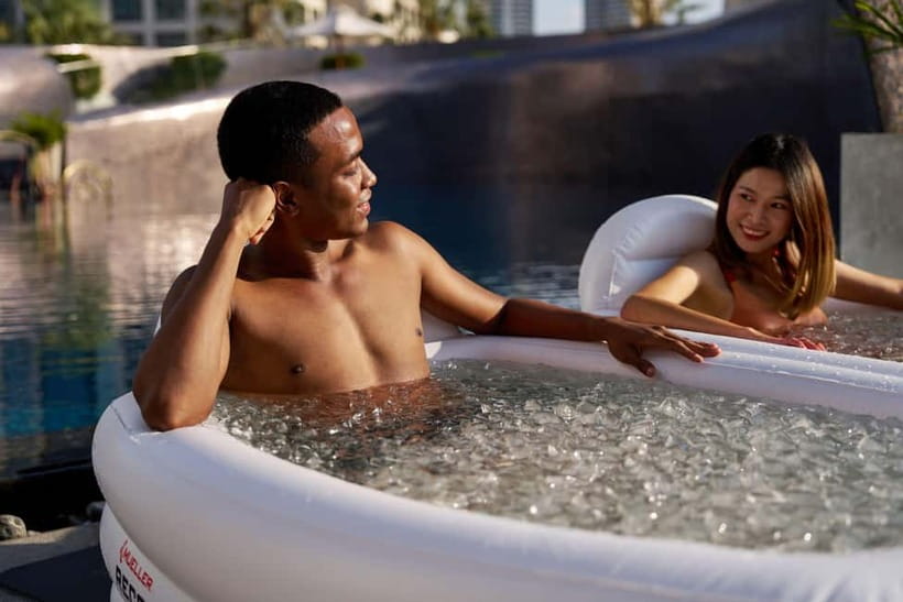 Bangkok: W Hotel Pool & Gym Experience - What time by the pool is really like