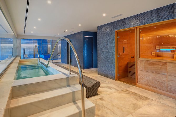 Best Friends Ritual: mini facial + aromatherapy massage + day SPA + glass cava - The treatment room and massage experience