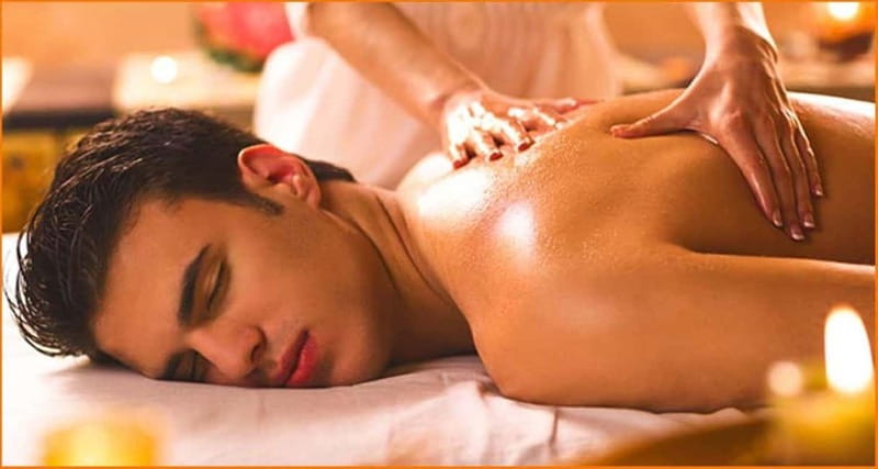 Bodrum: Turkish Bath with Oil Massage and Hotel Pickup - Changing rooms, lockers, and the peshtemal
