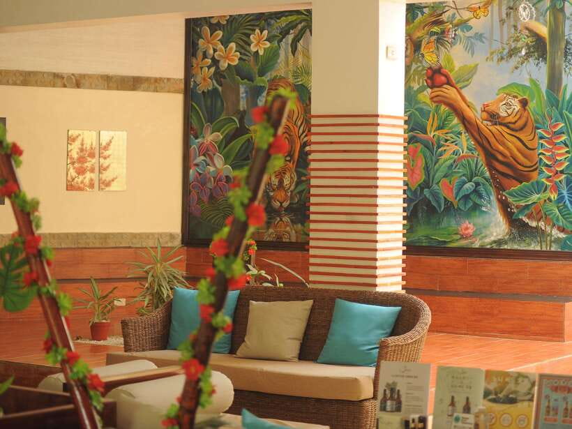 Boracay: Luna Spa Experience - The arrival begins with an e-trike and a foot wash