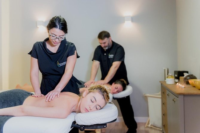 Boreal Couple Massage - A Quiet Hour in Central Granada
