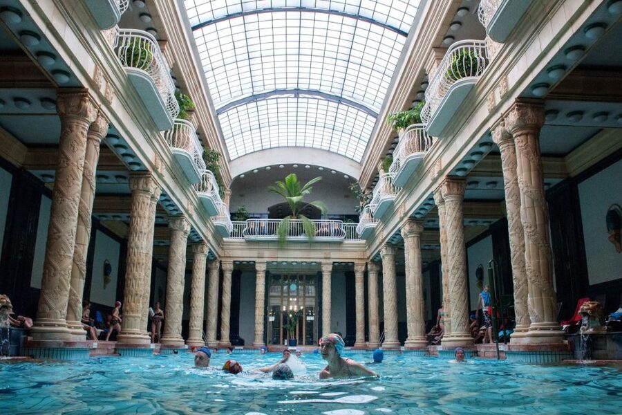 Budapest: Full-Day Gellért Spa Ticket - The indoor thermal pools and the famous main hall