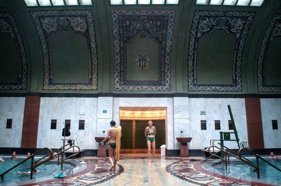 Budapest: Full-Day Gellért Spa Ticket - Timing your visit for a calmer experience