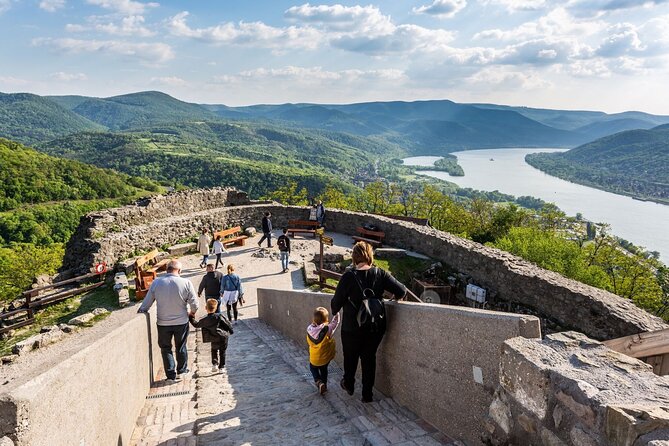 Budapest Hike to Visegrád Castle w or wo Sauna/Danube beach - Reaching Visegrád Castle above the Danube Bend