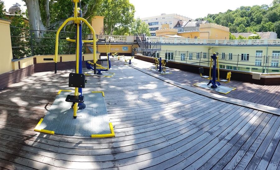 Budapest: Lukács Thermal Bath Full-Day Spa Ticket - The historic setting and Hungarian bathing tradition