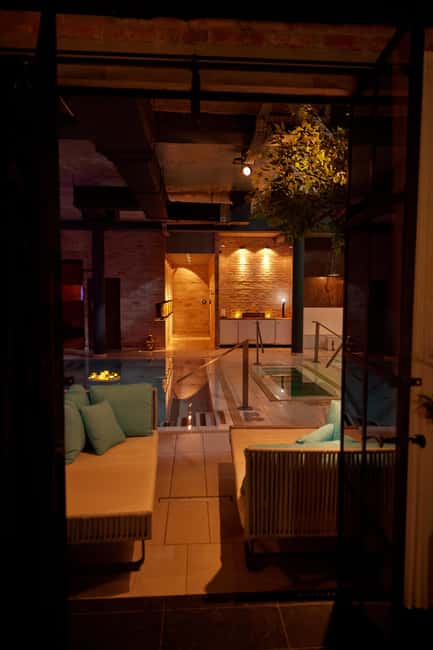 Budapest: Massage 60 min + Bath entry Mandala Day Spa - Saunas and steam: three different ways to warm up
