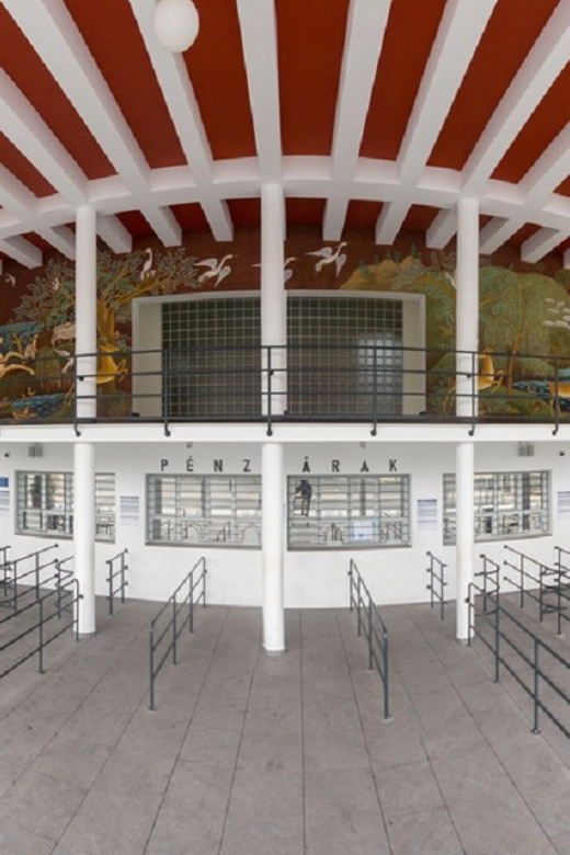Budapest: Palatinus Spa & Pools Full-Day Admission - Thermal pools for slow, warm relaxation