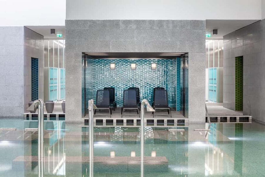 Budapest: Pesterzsébet Salt-Iodine Spa & Sauna World Ticket - Ten indoor pools for bad-weather insurance