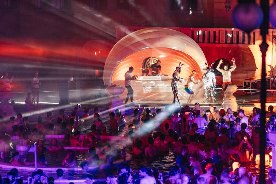 Budapest: Sparty - The Ultimate Late-Night Spa Party Ticket - The pools, water temperature, and party layout