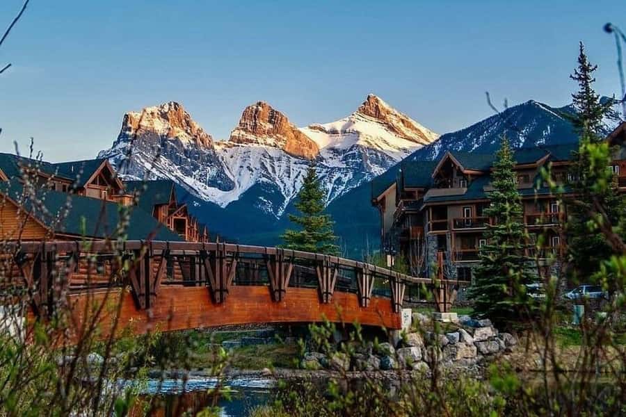 Calgary: Radium Hot Springs & Marble Canyon Day Trip - A hot drink with a view in Kootenay Valley